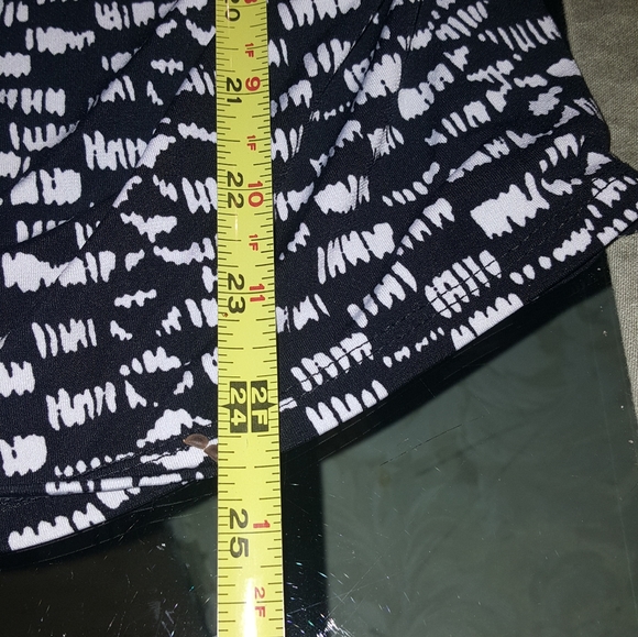 Vince Camuto black print blouse - Picture 5 of 5